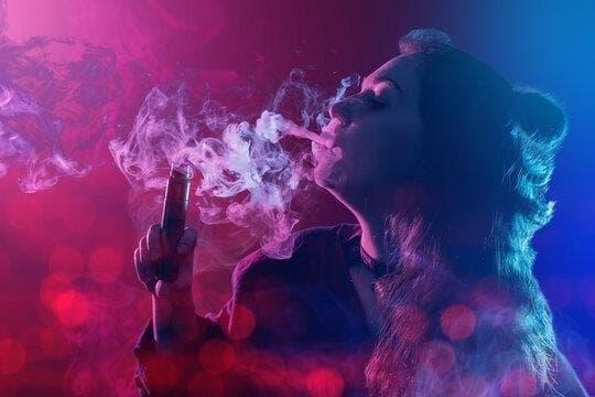 E-Raucher entdecken die Vorteile der e shisha aufladbar jetzt E-Raucher mit moderner e shisha aufladbar erleben
