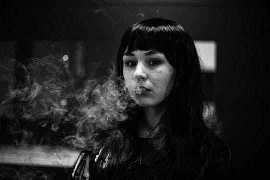 e-dym präsentiert e.l.f. Halo Glow Liquid Filter und Shade Finder für strahlende Schönheit mit e.l.f. Halo Glow Liquid Filter im Fokus