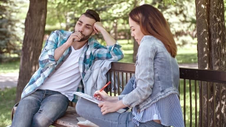 E-Papierosy Jednorazowe im Fokus und Bilder von Totally Wicked E-Liquid beim POS in Frankfurt am Main entdecken