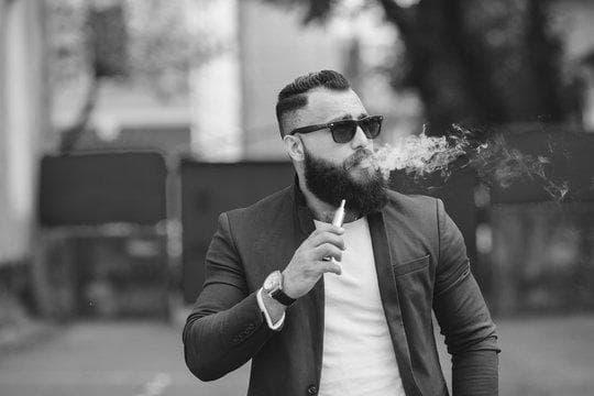 Praktischer Leitfaden zu e-cigarettes und e-zigarette kaffee geschmack – Tests, Aromenvergleich und Sicherheitstipps
